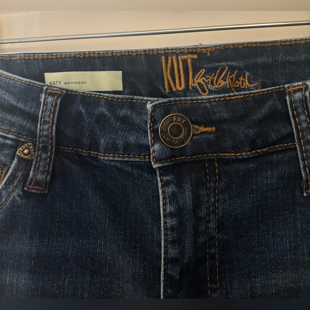 Kut From The Kloth Katy Mid Rise Boyfriend Jeans in Medium/Dark Wash, Size 4 - Picture 4 of 11